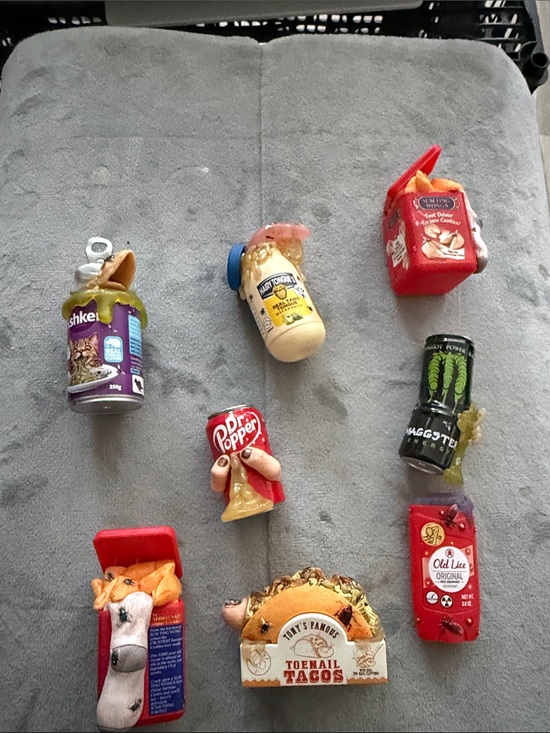 Other - Zuru Mini Brands Surprise Mega Gross
Minis 2 LOT Of 8